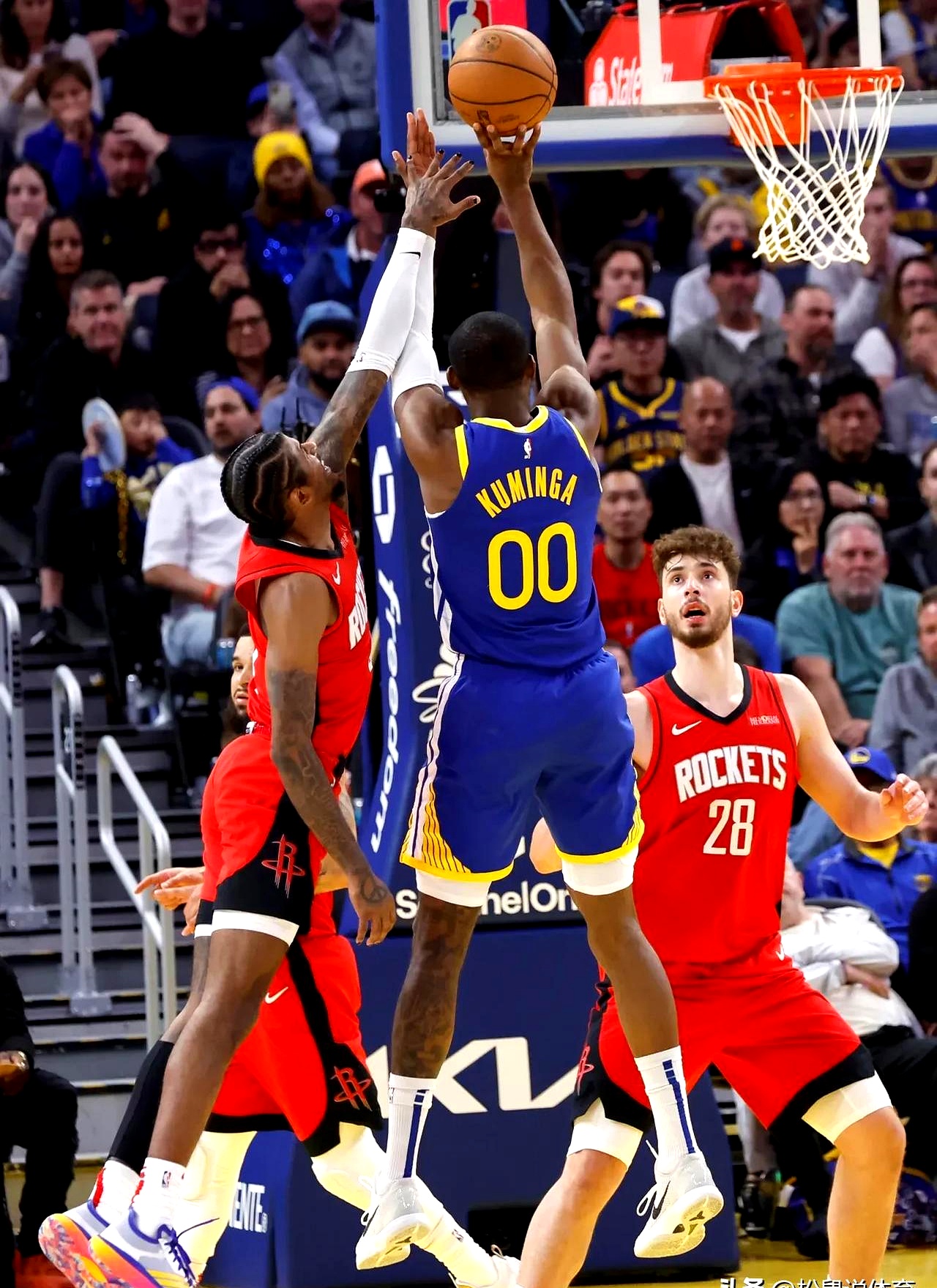 集结日体能课后,俄克拉荷马雷霆绝杀压哨备战意甲,压力陡增,更衣室氛围转暖的简单介绍 集结日体能课后,俄克拉荷马雷霆绝杀压哨备战意甲,压力陡增,更衣室氛围转暖的简单介绍