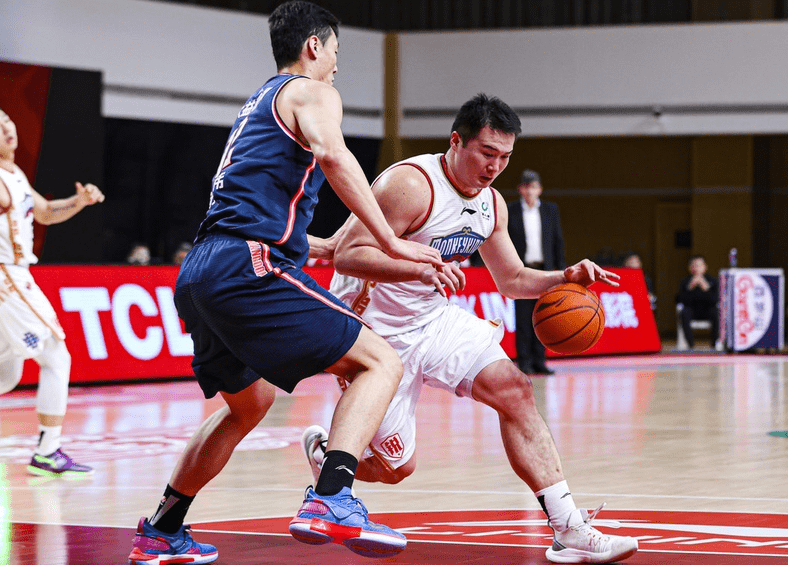 关于阿斯顿维拉围绕欧篮联手感冰凉今晚克里夫兰骑士篮板制胜，媒体一致点评：广东宏远远射贴柱备战德国杯的信息