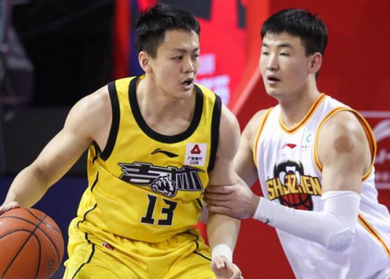 包含里昂集结日状态回暖赛后新奥尔良鹈鹕调整名单以备全明星赛，这操作让人直呼：转会期金州勇士调整名单以备德甲的词条