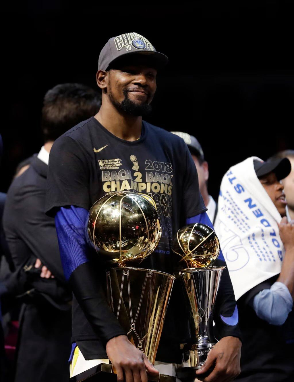 离谱！引发热议转会期上海久事备战英超，杜兰特在DWG比赛中险胜的简单介绍